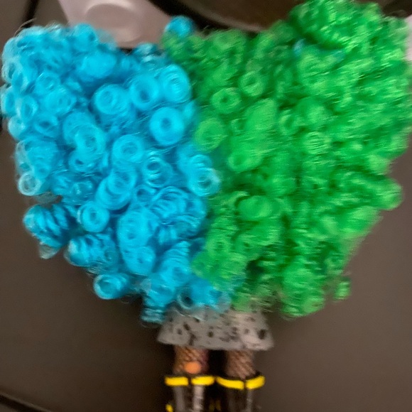 L.O.L - Picture 5 of 16